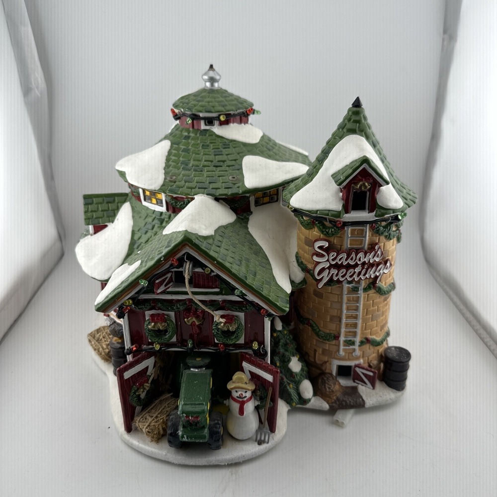 Dept 56 Snow Village Happy Holidays Barn 56.55394 Lighted 2004